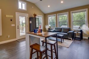 Peaceful Waterfront Studio 16 Mi to Greenville!