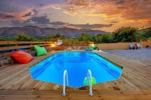 Princess Sissi, Villa-House with private pool and garden - Sísion