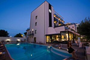 fotos/ficpeq/hotel-playaballena-spa-1.jpg