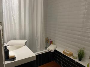 Le Patio Père Pigne Guestroom