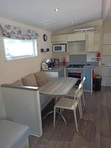 Maisons de vacances Mobil-home FO 88 a VIAS : photos des chambres