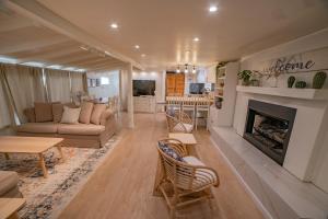 CASA MARIA - BEACHFRONT COTTAGE ON THE SAND