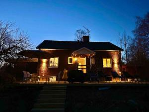 Modernt & rymligt sommarhus på landet- Bubbelpool