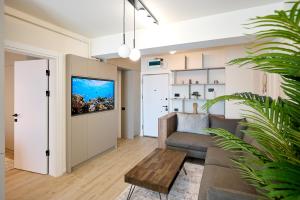 Scorpios - Infinity Pool & Spa Resort