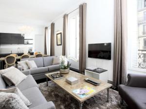 Appartements LivinParis - Luxury 3 Bedrooms Le Louvre I : photos des chambres