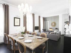 Appartements LivinParis - Luxury 3 Bedrooms Le Louvre I : photos des chambres