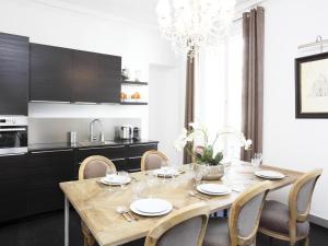 Appartements LivinParis - Luxury 3 Bedrooms Le Louvre I : photos des chambres