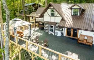 Chestnut Lodge - Family Cabin on Lake Nantahala - Elf