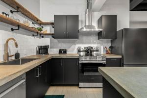 The Goodman: Front Street Flats
