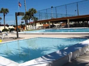 102 Surf Dweller by Alicia Hollis Realtor Rentals - Open March 16th Week