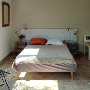 Sejours chez l'habitant chambre privee dans maison en garrigue : photos des chambres