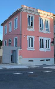 Luxurious Pink House and Parking