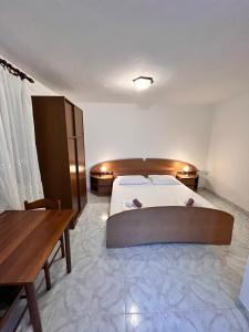 Studio with Terrace and Sea View room in Apartments with a parking space Metajna Pag - 208