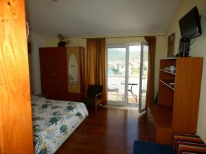 Apartments with parking spaces Vinisce, Trogir - 11075