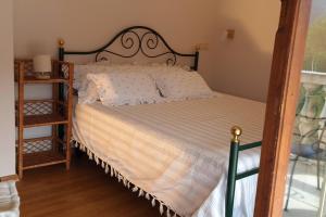 Three-Bedroom Apartment with Terrace and Sea View room in Apartments by the sea Grebastica Sibenik - 5270