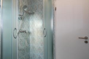 Apartments with parking space Kornic, Krk - 19478