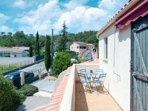 Maisons de vacances Welcoming holiday home in Taradeau with private pool : photos des chambres