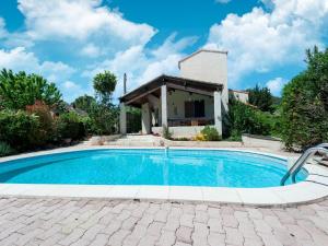Maisons de vacances Welcoming holiday home in Taradeau with private pool : photos des chambres