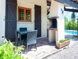 Maisons de vacances Welcoming holiday home in Taradeau with private pool : photos des chambres