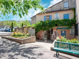 Maisons de vacances Welcoming holiday home in Taradeau with private pool : photos des chambres
