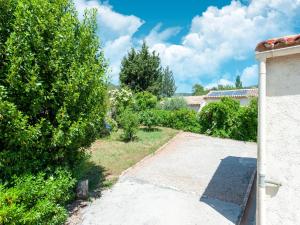 Maisons de vacances Welcoming holiday home in Taradeau with private pool : photos des chambres