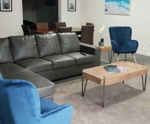 2-83 Thompson Avenue, Cowes