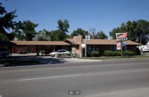 Central Motel - Brush