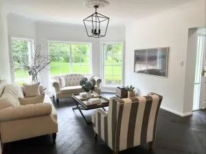 Grounds of Robertson. Stylish and Exclusive. - Kangaloon