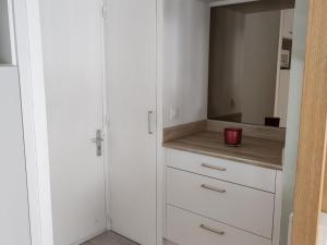 Appartements Studio Le Lavandou, 1 piece, 1 personne - FR-1-677-3 : photos des chambres