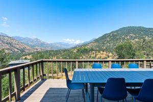 Mountain View, Hot Tub, Open Kitchen, 10m to Sequoia