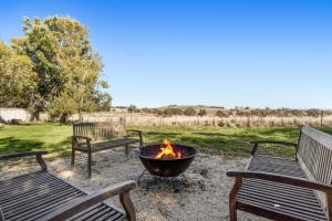 Cooinda Cottage - Beautiful Borenore Farm Stay