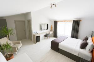 WEST HOUSE EXCLUSIVE HOTEL
