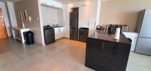 La Mer 8 - 6 Sleeper - Overlooking Margate Beach!