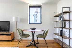 Sq 1BR w Great views Indoor pool NYC-29