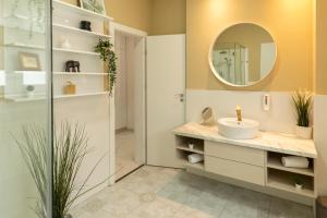 Dream Home - Prime Location 2BR Apt in Bucharest