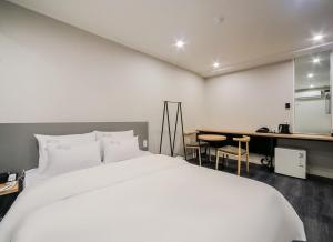 Gamdong Hotel