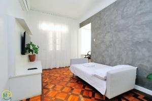 Adorável 2 quartos em predio ART-DECOR