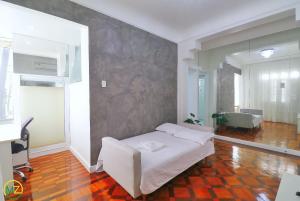 Adorável 2 quartos em predio ART-DECOR