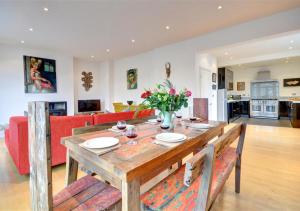 Harbourside Apartment 1