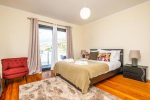 Uptown Sea View by Homie