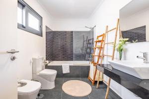 Uptown Sea View by Homie