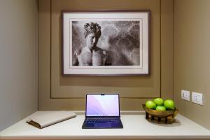 Visconte Filippo - La Dimora degli Affreschi Florence