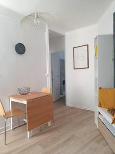 Appartements Deux-Pieces Paris Sud Calme Cosy a 2 pas du RER et Aqueduc : photos des chambres