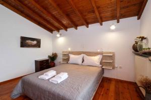 Docker 2 Beachfront Villa Vourvourou by Halkidiki Villas