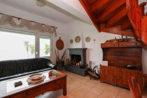 Docker 2 Beachfront Villa Vourvourou by Halkidiki Villas