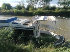 Bateaux-hotels Studio bateau sur canal du midi : photos des chambres