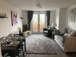 Lovely 2nd floor 2 bed flat sleeps 4 - Armthorpe