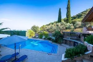 Pool sea view holiday home close to the beach - 帕雷恩特西菲基昂