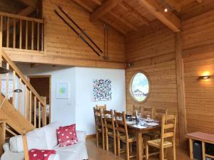 Chalets Chalet Ana: Spacious Chalet with Mountain Views : photos des chambres