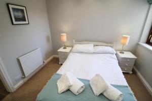 Great Calva, Sebergham, perfect for 2 families or friends with 3 dogs welcome and hot tub